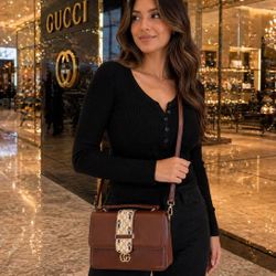     Luxury gifts Mom will LOVE 😍