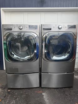 LG Mega Capacity Washer & Dryer