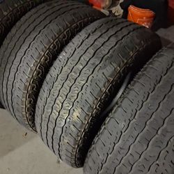 (4) 275 60 20 Goodyear Wrangler Used Tires 