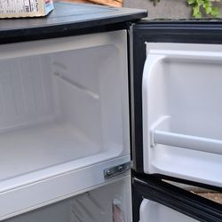 Magic Chef Mini Fridge