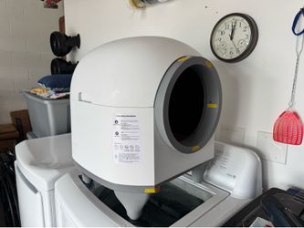 Enclosed Self-Cleaning Cat Litter Box