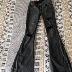 Hollister Low Rise Flare Jeans for Sale in Palmdale, CA - OfferUp