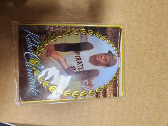 Roberto Clemente Metallic card