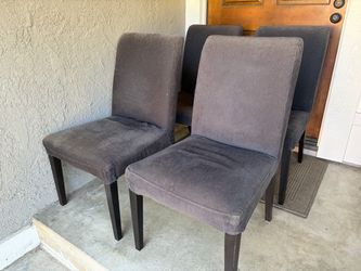 Set of 4 dining room chairs