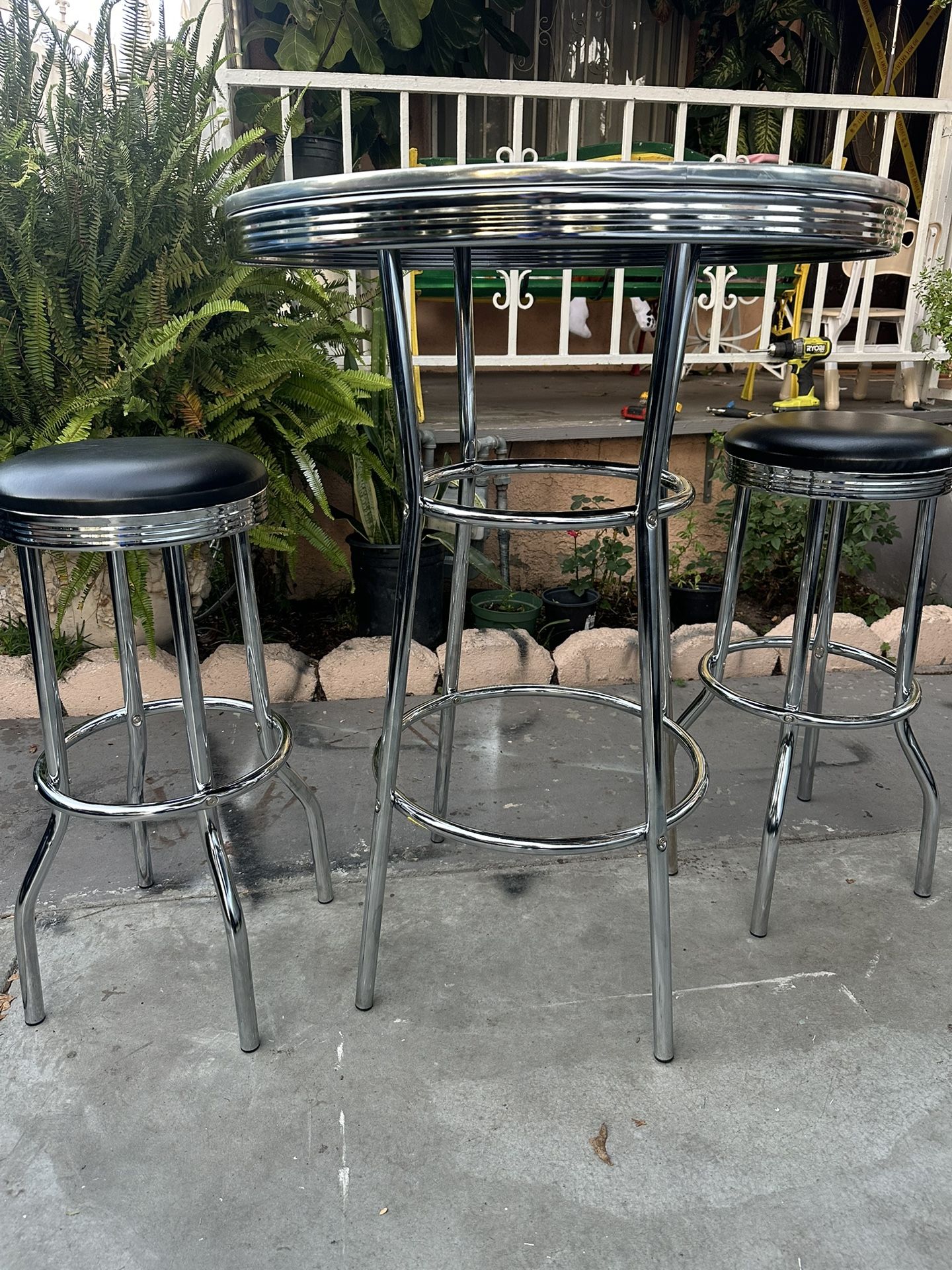 Retro Bar Stool Set