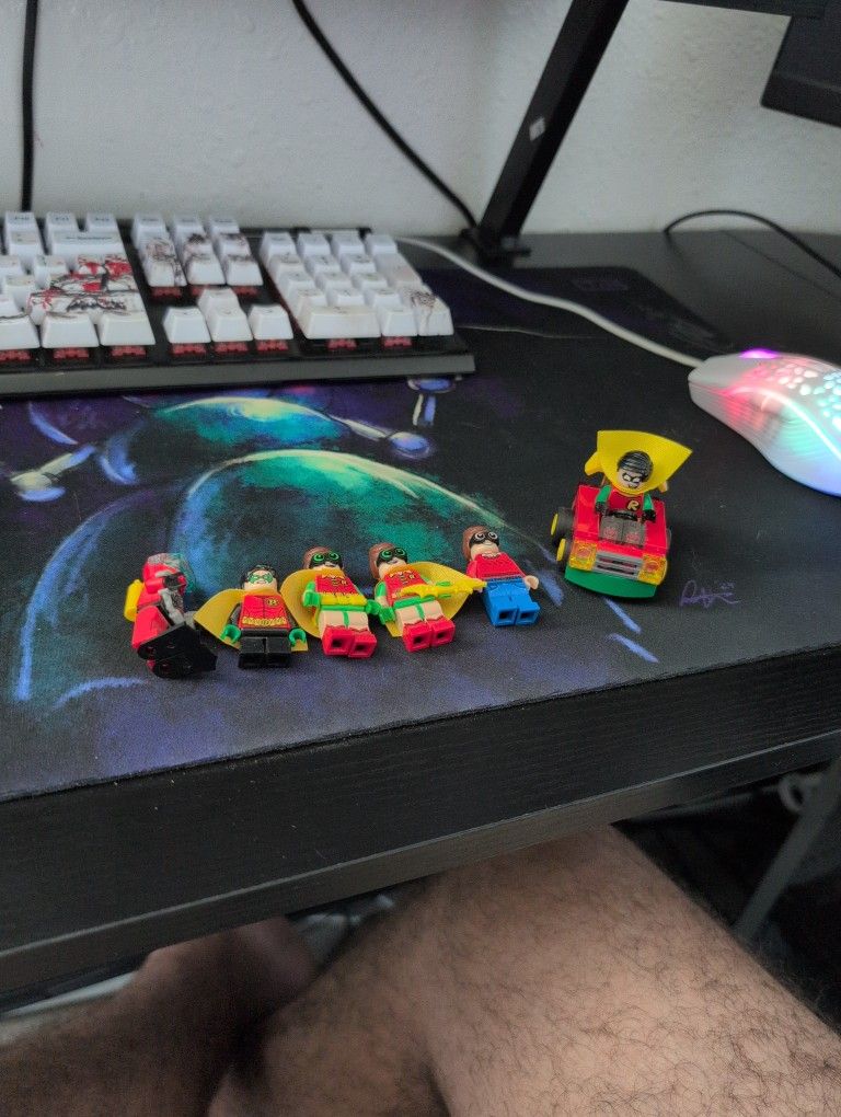 Robin Lego Figurines