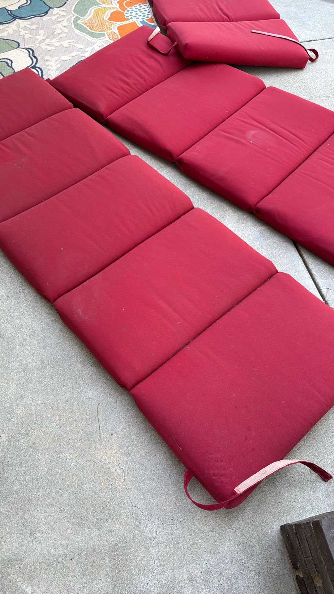 4 Thick Lounge Cushions