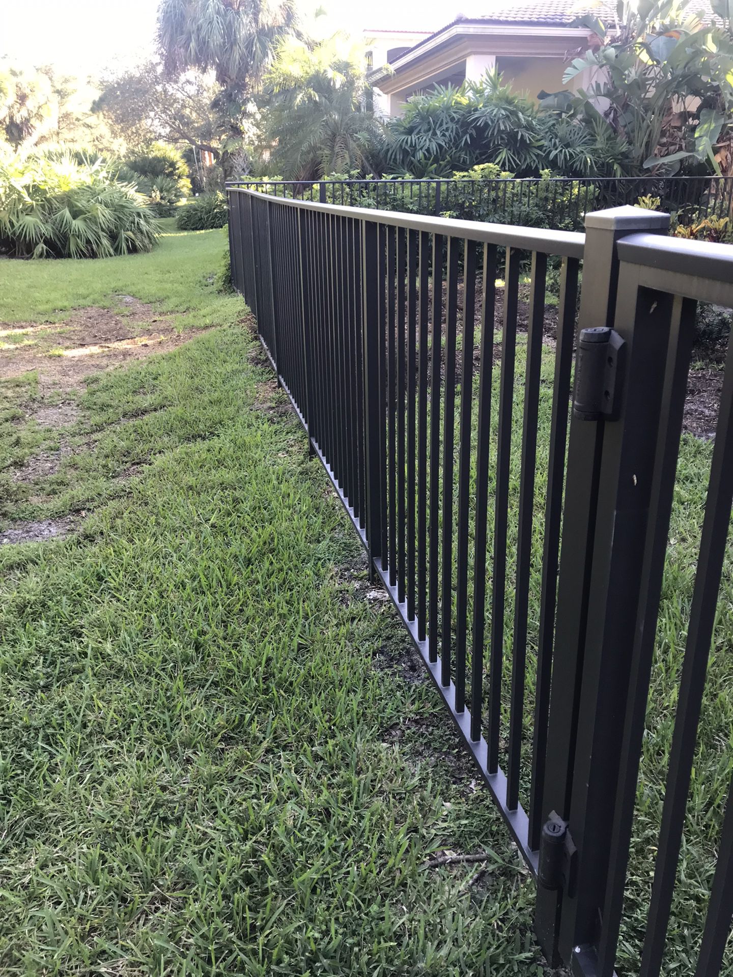 Aluminum Fence With Gate