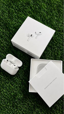Apple AirPods with Charging Case ANC