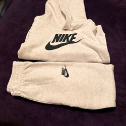 Nike 18 Months Sweatshit 