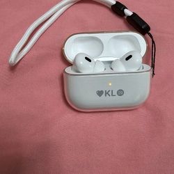  Apple AirPods Pro (2nd Generation)  