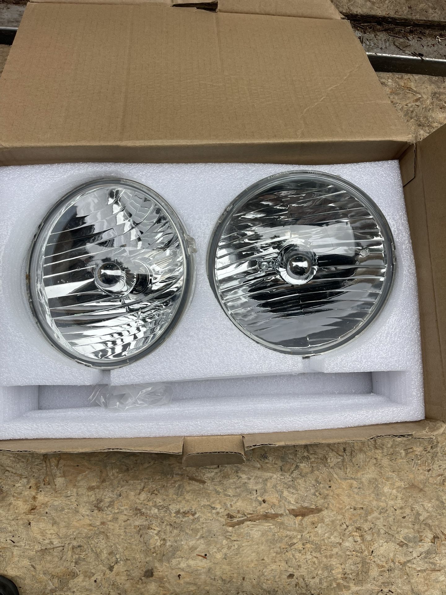Jeep Wrangler 2017 OEM Headlights With Lamps