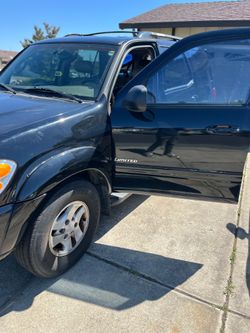 Toyota sequoia limited v8