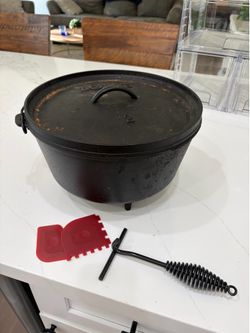 12qt cast iron Dutch oven w/tools
