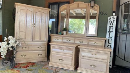 Gorgeous Thunderbird Furniture set