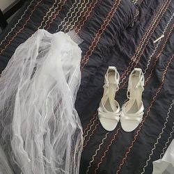 Wedding Dress With Veil And Heels