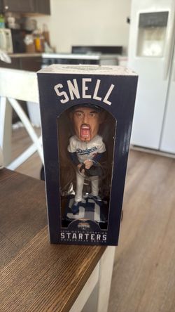 Dodgers Snell bobble head