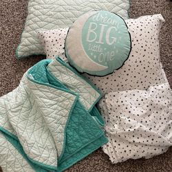 Pillow Fort Comforter Set