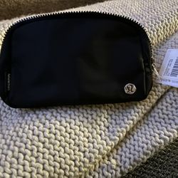 lululemon belt bag