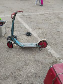 Vintage Metal Scooter With Rear Brake 