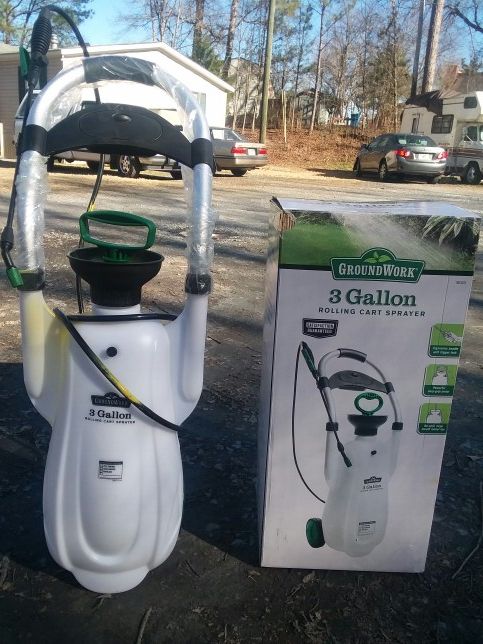 GroundWork 3 Gallon Rolling Cart Sprayer