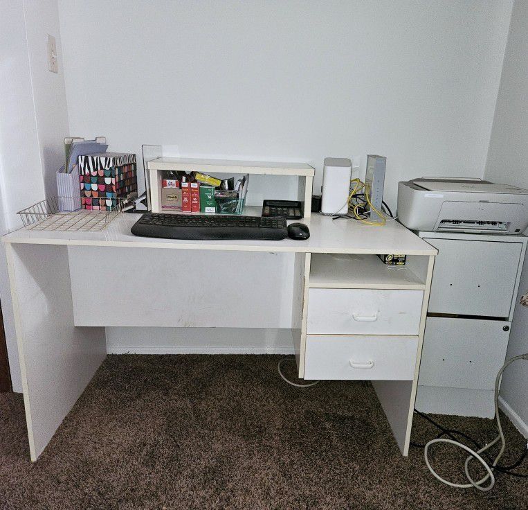 Desk & Filing Cabinet