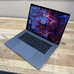 2017 15" MacBook Pro - 3.1 GHz i7 - 16GB - 500GB - 4GB GPU - 97% Battery