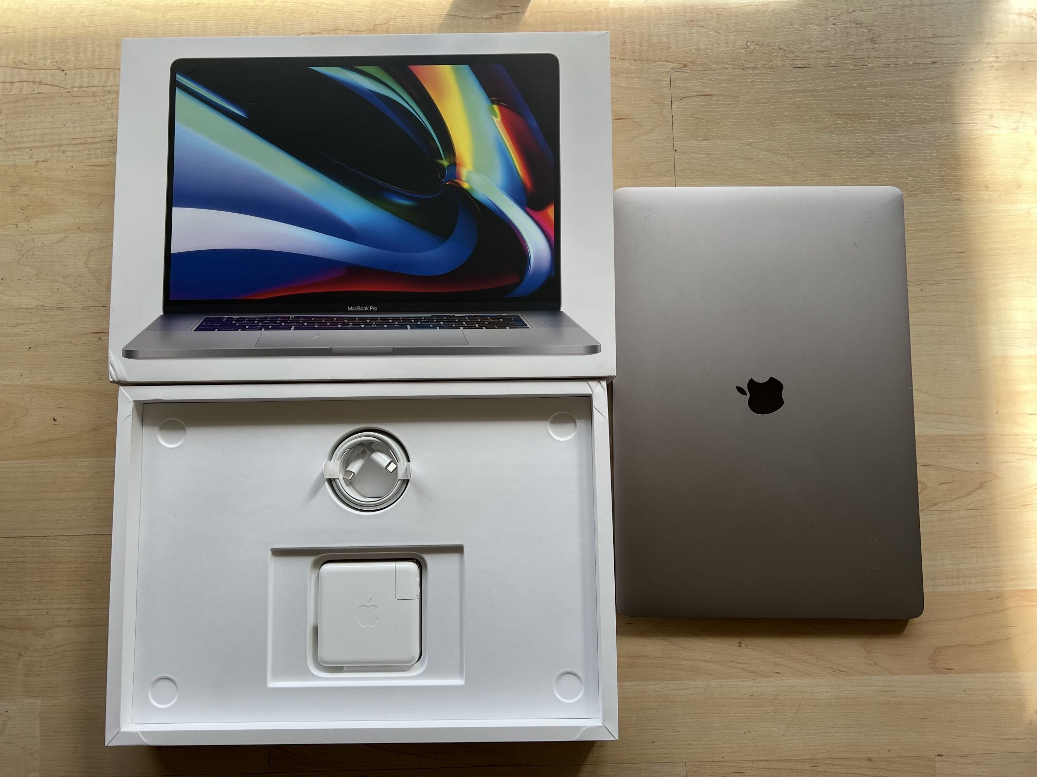 FIRM PRICE 16” 2019 Apple MacBook Pro A2141 | Intel 2.6Ghz Core i7 | 16GB RAM | 512GB SSD 