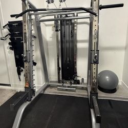 TuffStuff CSM-725WS Smith Machine / Half Cage Ensemble – Like New