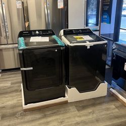 Samsung - Extra Large Capacity 5.4 Cu Ft Top Load Washer With Agitator & Gas Dryer Set In Black ✔️