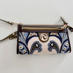 Spartina 449 Wristlet, Daufuskie Island, Blue Beige Paisley Design