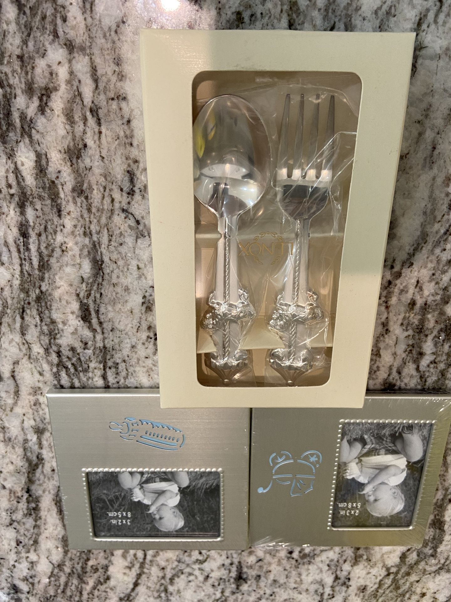 2 piece baby utensils with 2 picture frames