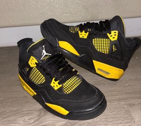 Jordan 4s retro thunders size