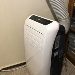 SereneLife Small Air Conditioner Portable 10,000 BTU with Built-in Dehumidifier - Portable AC unit for rooms up to 450 sq ft - Remote Control, Window