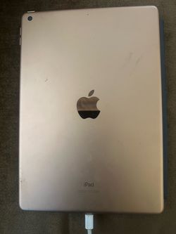 Apple iPad 7th gen cracked screen