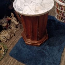 Early 1900 Round Marble Top Table.