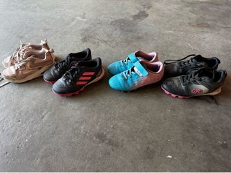 Girls cleats, shoes