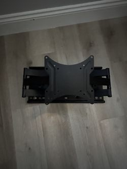 Full Motion TV Wall Mount