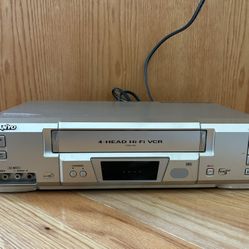 Sanyo VWM 700 VCR Stereo Hi Fi 4 Head VHS Recorder  