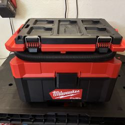 Milwaukee M18 Packout Wet/Dry Vacuum