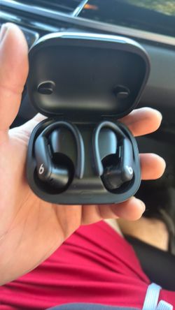 Power Beats Pro 2 only left side is working $50