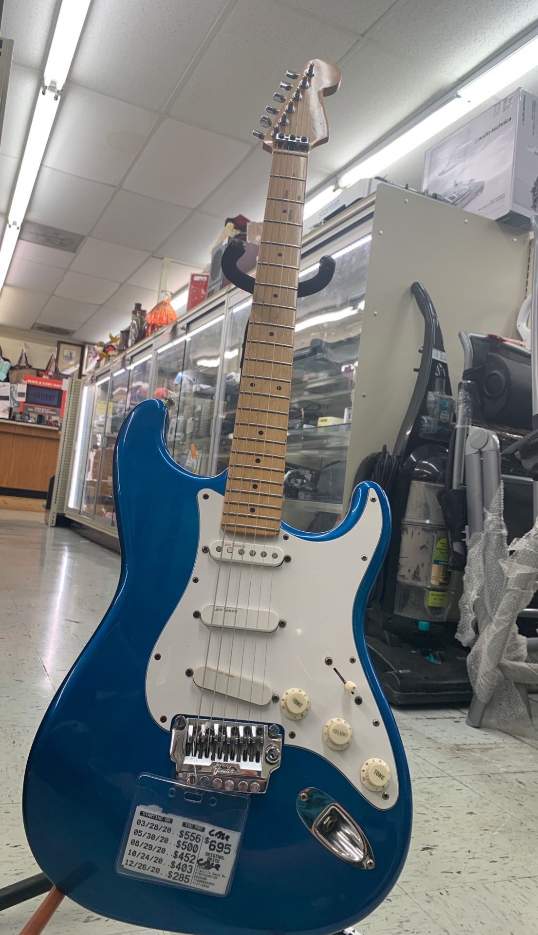 ELECTRIC BASS GUITAR