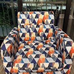 Modern Accent Chair – Colorful Geometric Design – Very Comfortable