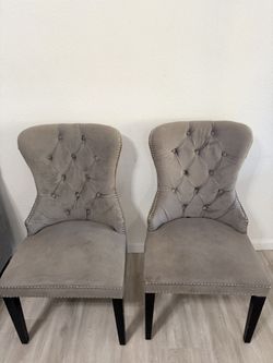 ✨ Elegant Tufted Velvet Dining Chairs – $25 X Each - 2 For $50 (Moving Sale!)