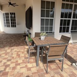 Free outdoor furniture -  must pick up today 2/17