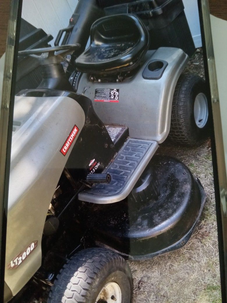 42 Inch Mower. Final Price Free BGger Too. Today Only