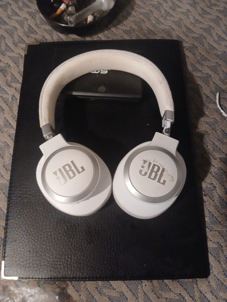 JBL LIve Headphones