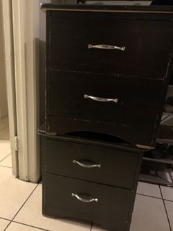 2 chest drawers