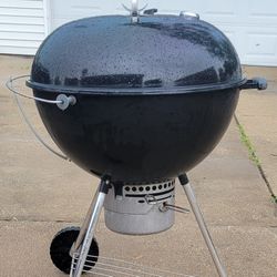 Weber Kettle Charcoal Grill 26in 