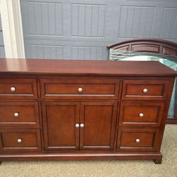 Solid Wood Dresser with mirror in good condition 64 in x 18 in x 37 in